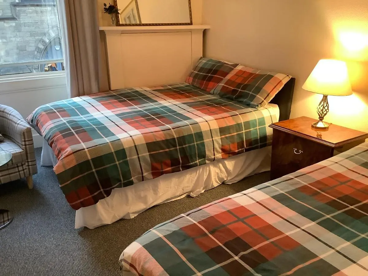 Large Grange Apartment Edinburgh 0*,